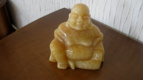 Lachender buddha sitzend - lachender,