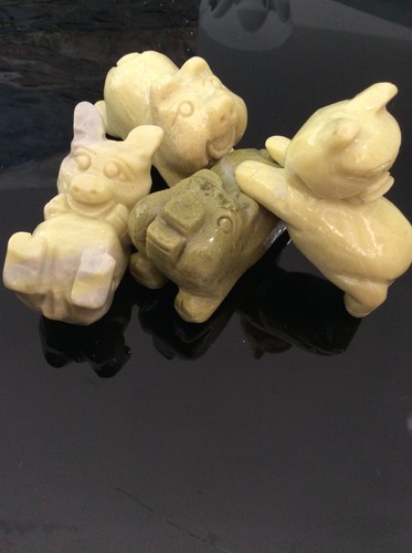 Vier schweinchen aus - schweinchen, jade
