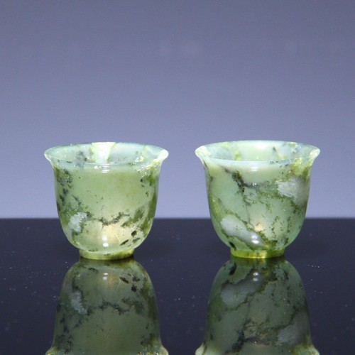 Paar nephrite jadeeit - /,