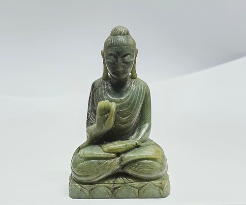 Buddha aus jade - -, jadeit