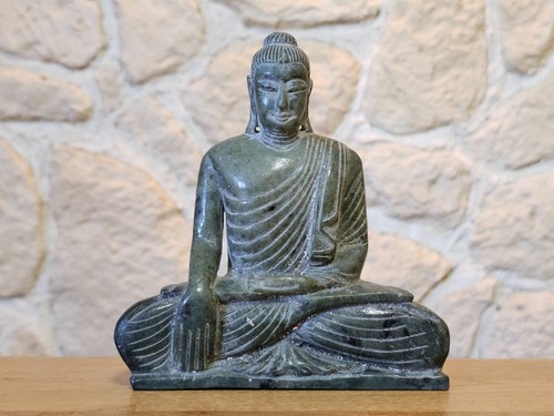 Buddha aus jade jadeit ca - buddha,